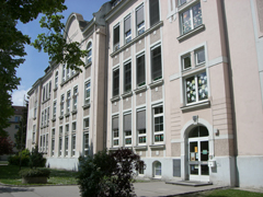 Volksschule Grillparzerstraße 8